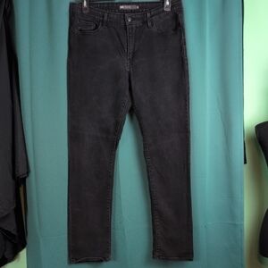 Levi's Mid-Rise Skinny Black Tag. Size 16. EUC